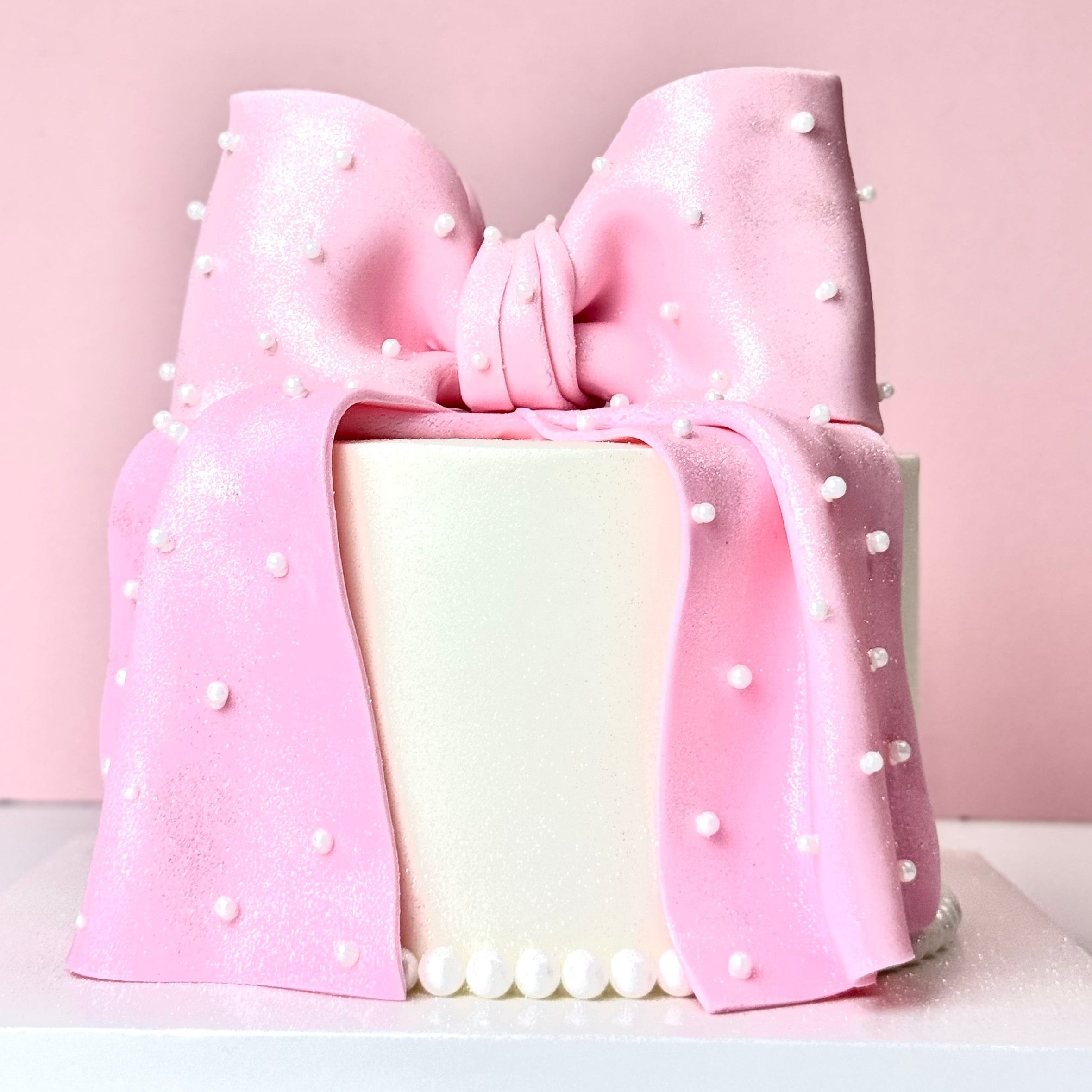 Pearl Bow Cake