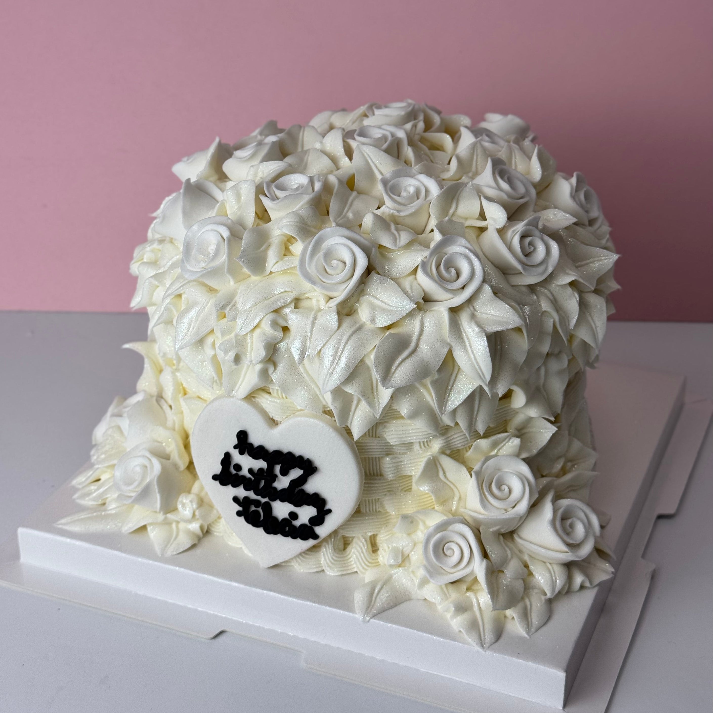 Kylie Basket Cake