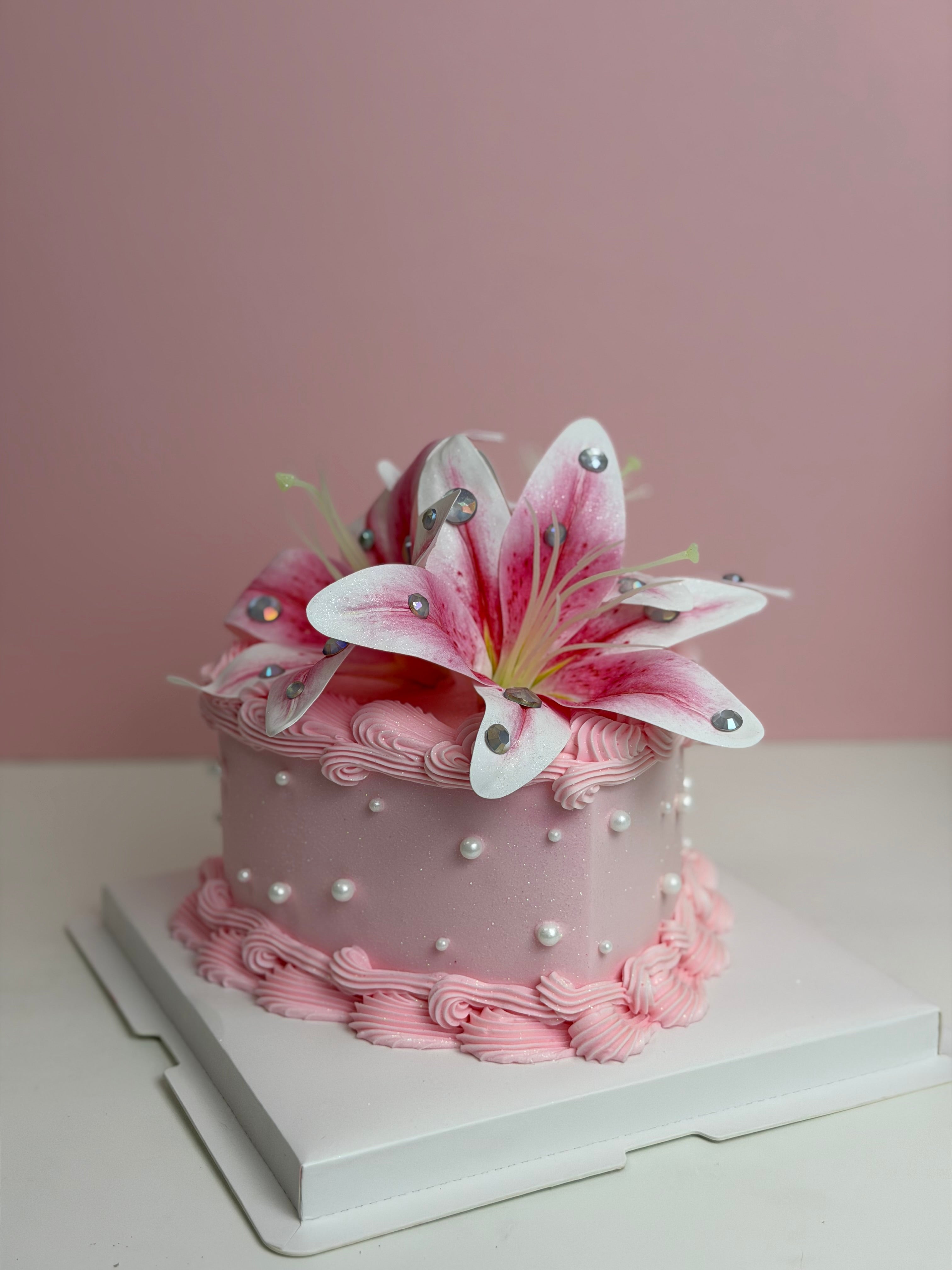 Viral Lily Cake